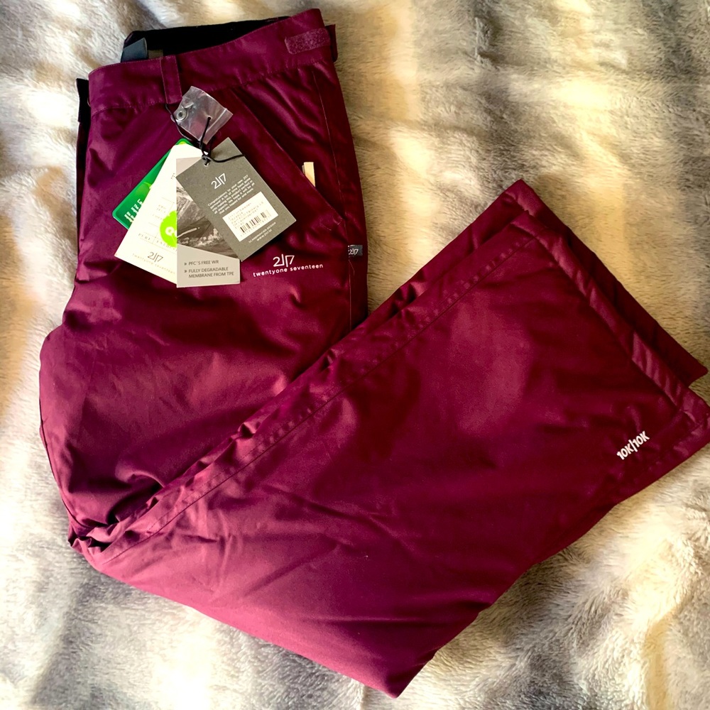 21/17 of Sweden snow pants or snowboard pants. Burgundy, size large